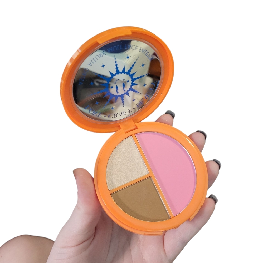 Astro Allure Light/Medium Multi-Face Palette